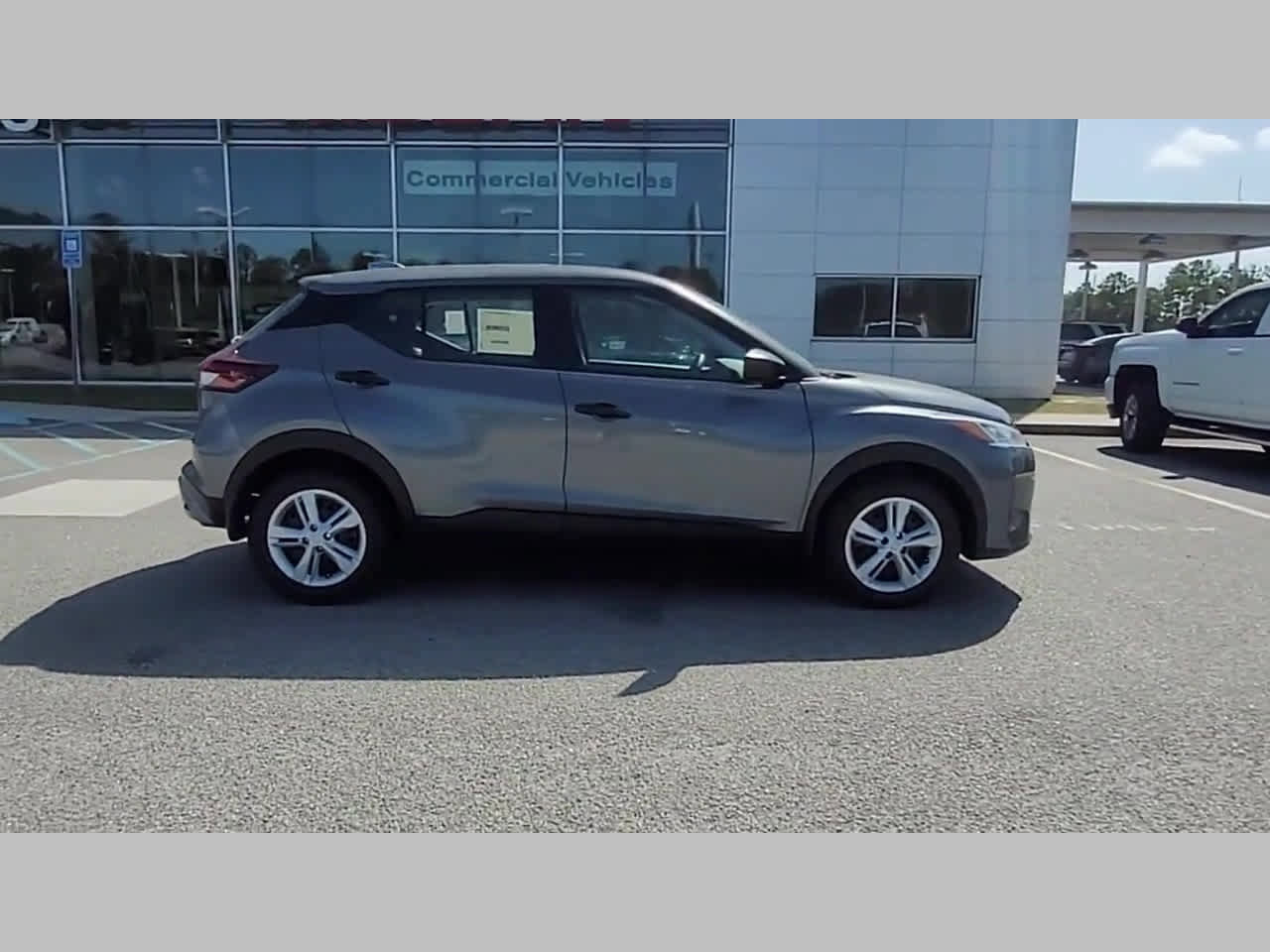 New 2025 Nissan Kicks Play S image 35