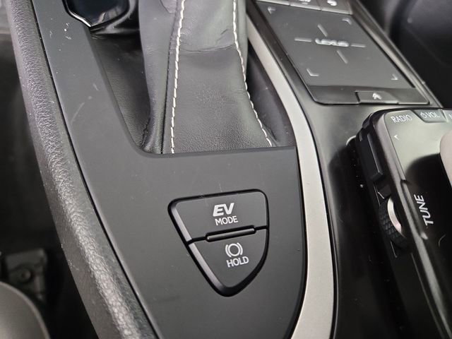 Used 2022 Lexus UX 250h w/ Premium Package image 28