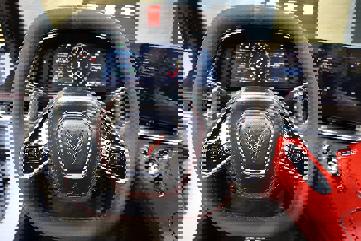 Used 2024 Chevrolet Corvette Stingray Premium Conv w/ Z51 Performance Package image 45