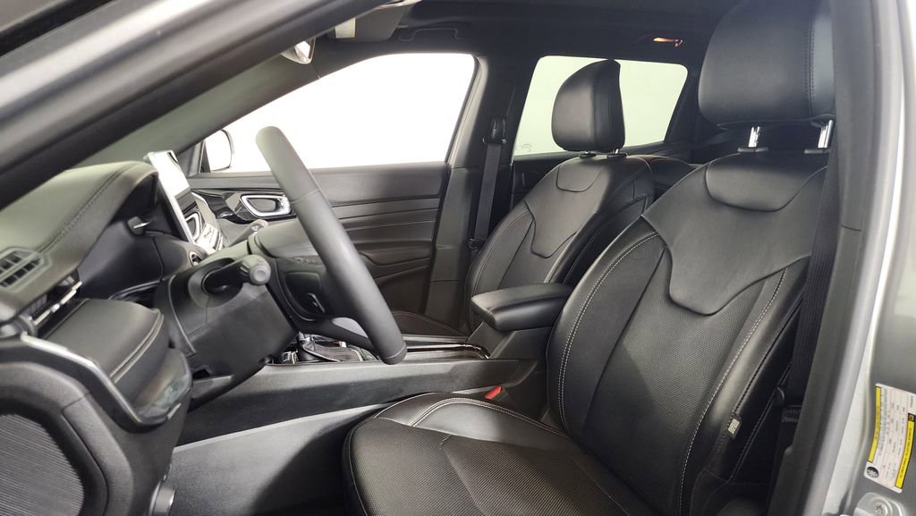 Used 2023 Jeep Compass High Altitude image 16