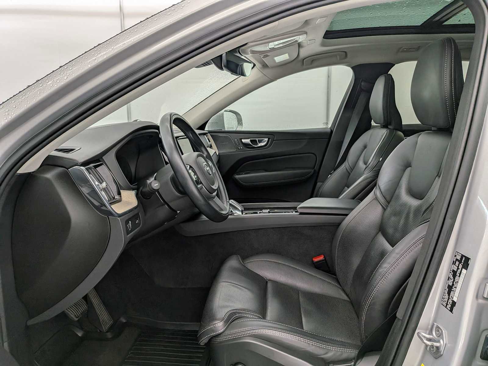 Used 2022 Volvo XC60 B5 Inscription w/ Advanced Package image 17