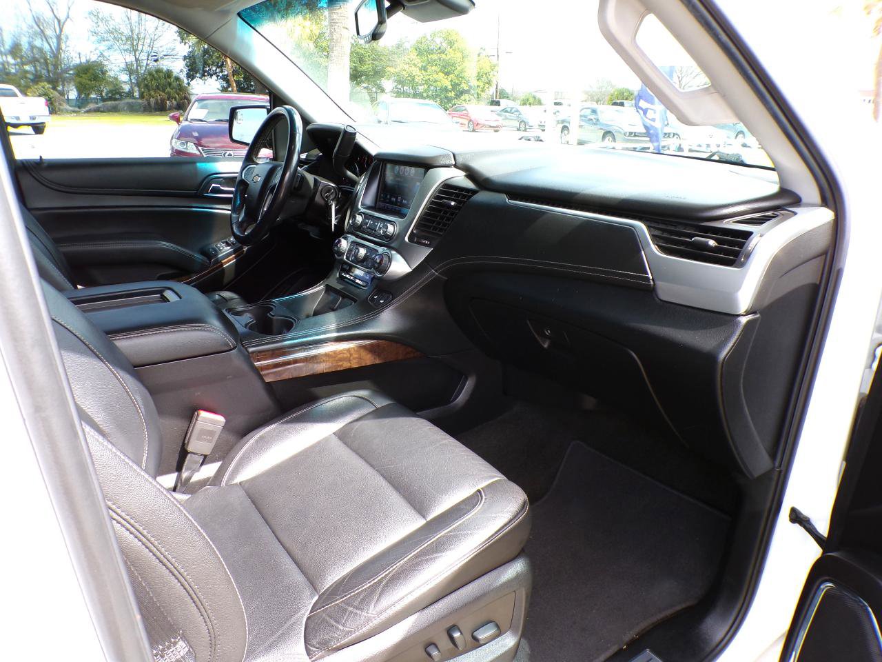 Used 2018 Chevrolet Suburban LT RWD image 24