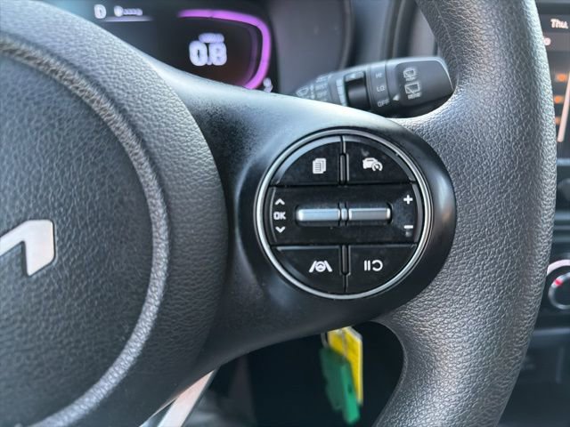Used 2025 Kia Soul LX w/ LX Technology Package image 16