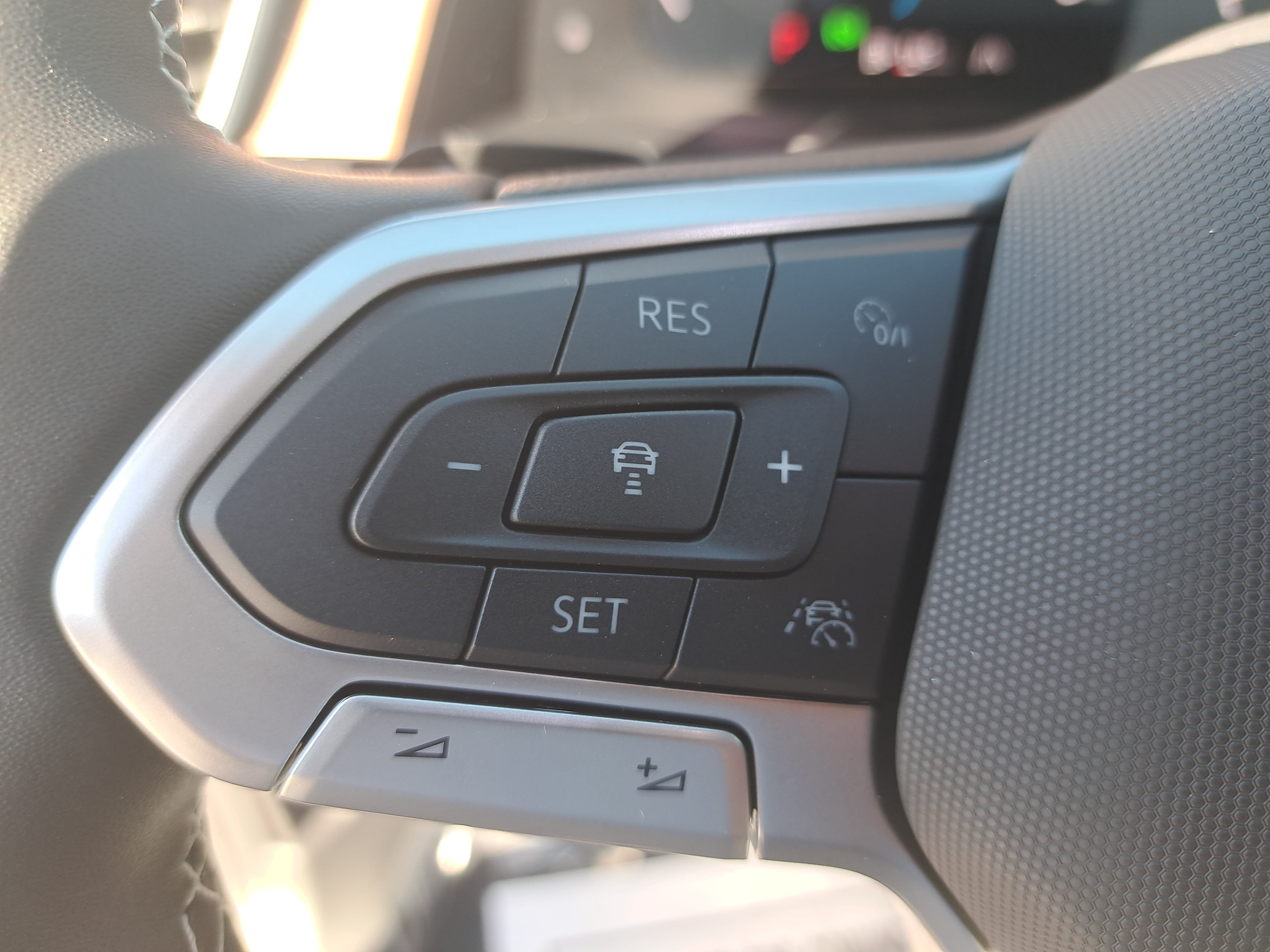 New 2026 Volkswagen Atlas SE FWD image 18