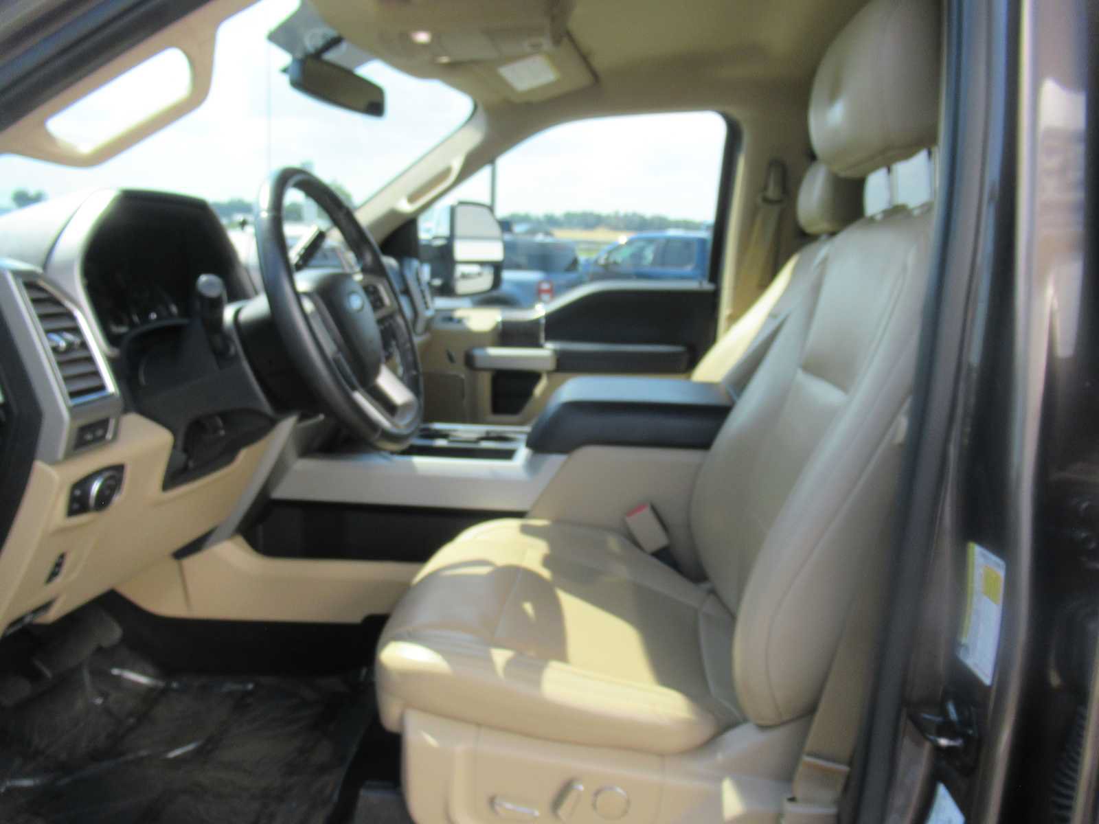 Used 2017 Ford F350 Lariat w/ Chrome Package AWD/4WD image 27