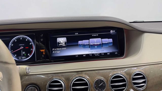 Used 2017 Mercedes-Benz S 550 Sedan image 32