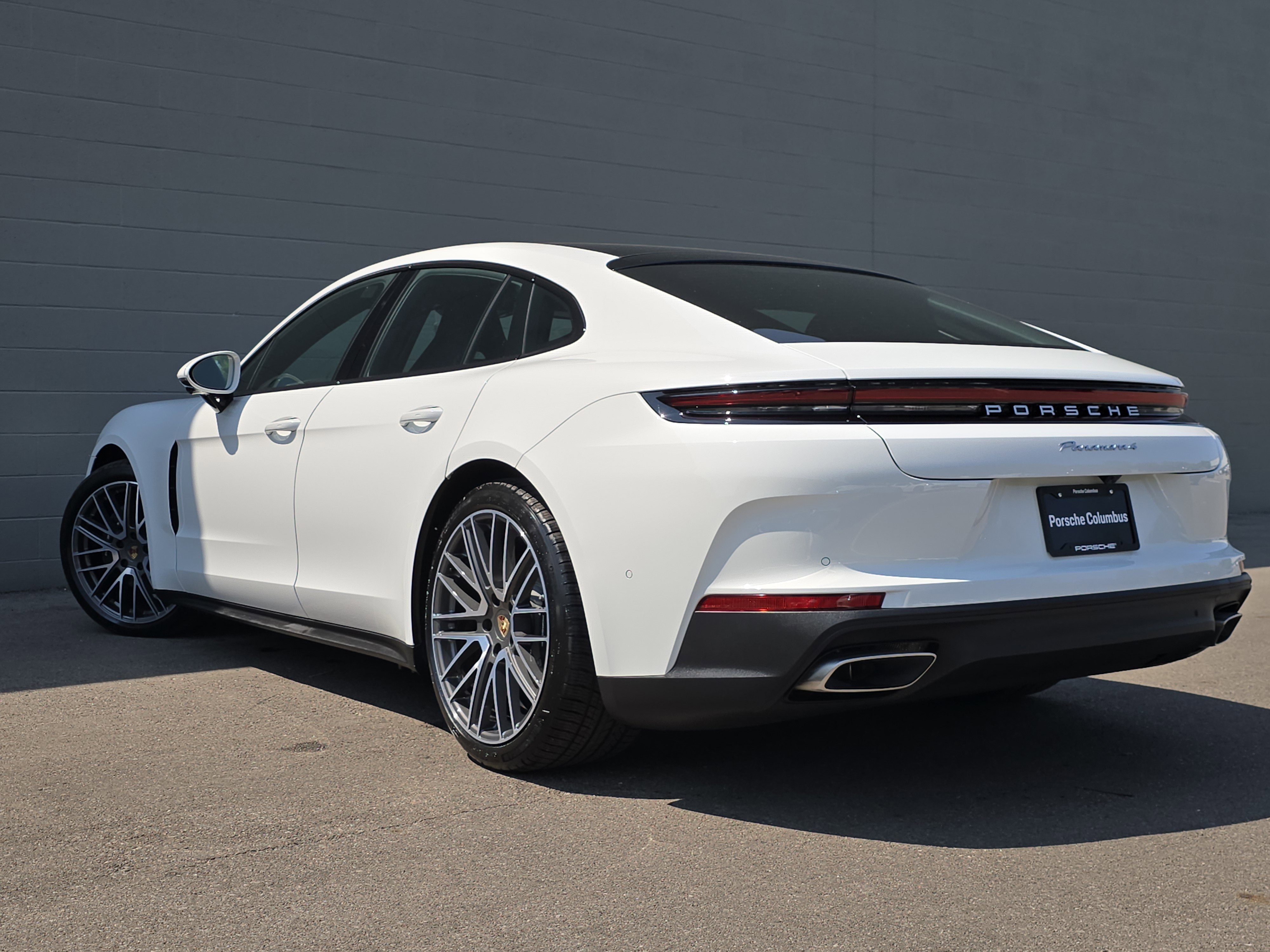 New 2025 Porsche Panamera 4 image 3
