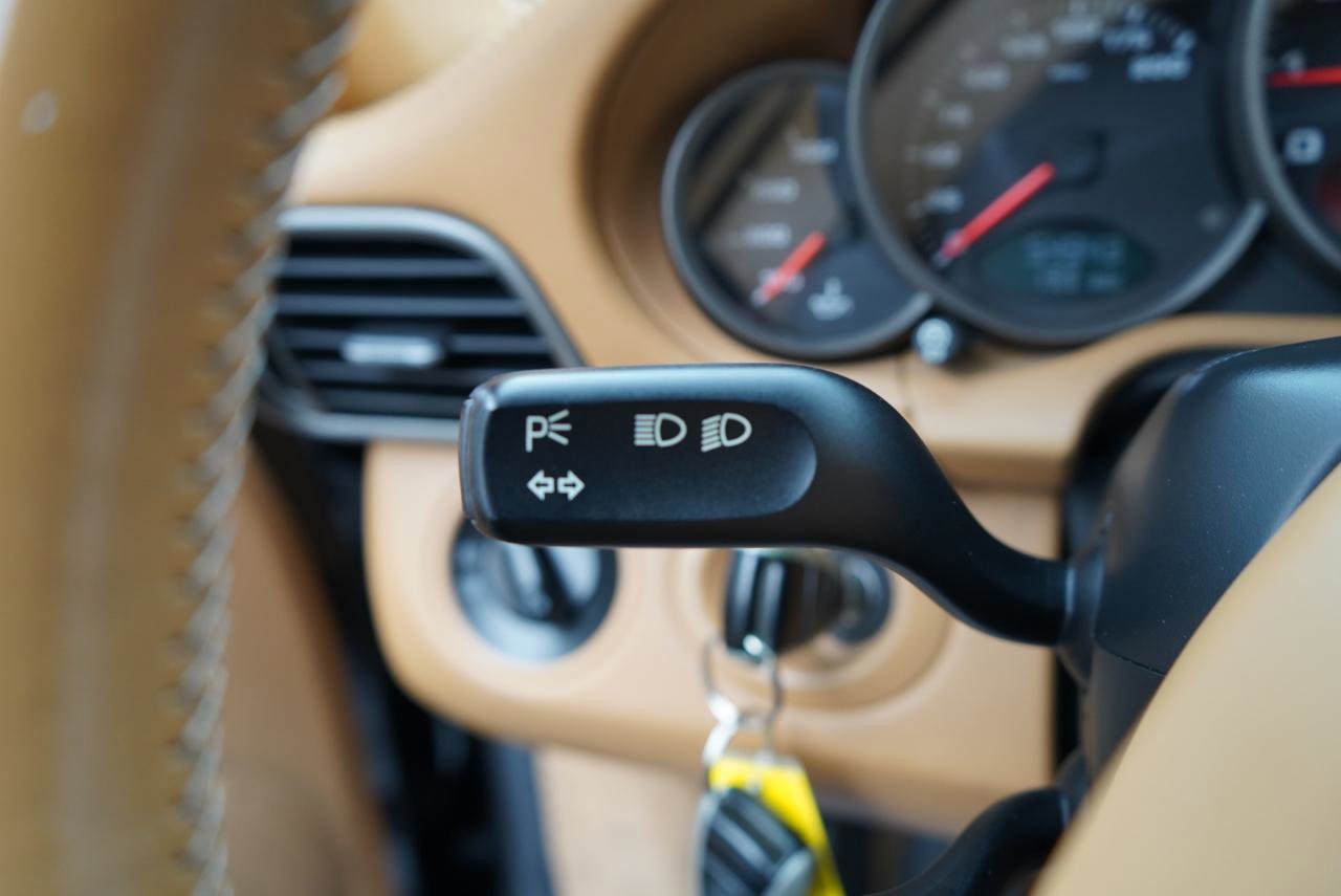Used 2005 Porsche 911 Carrera image 32