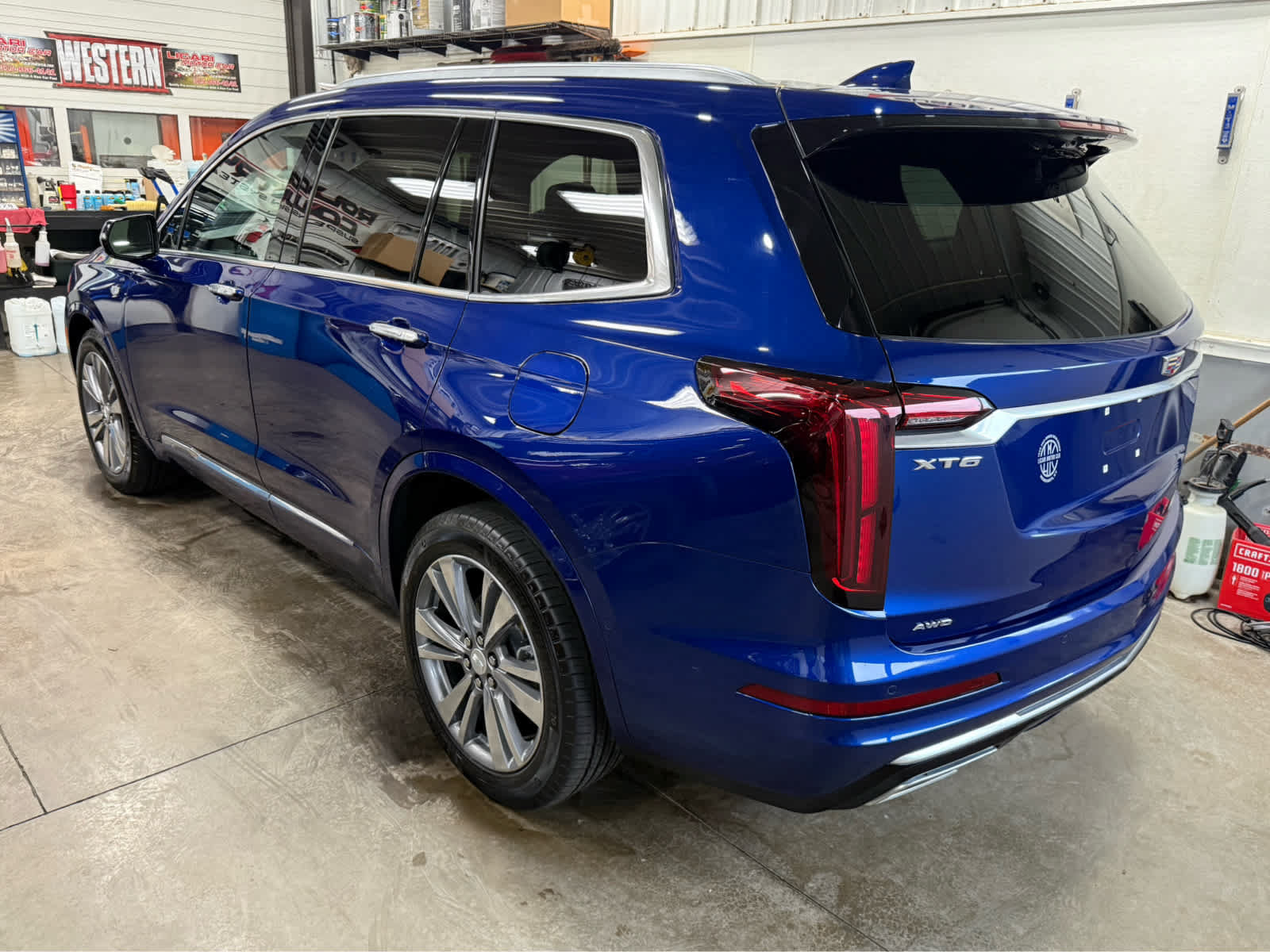 Used 2024 Cadillac XT6 Premium Luxury w/ Technology Package AWD/4WD image 7