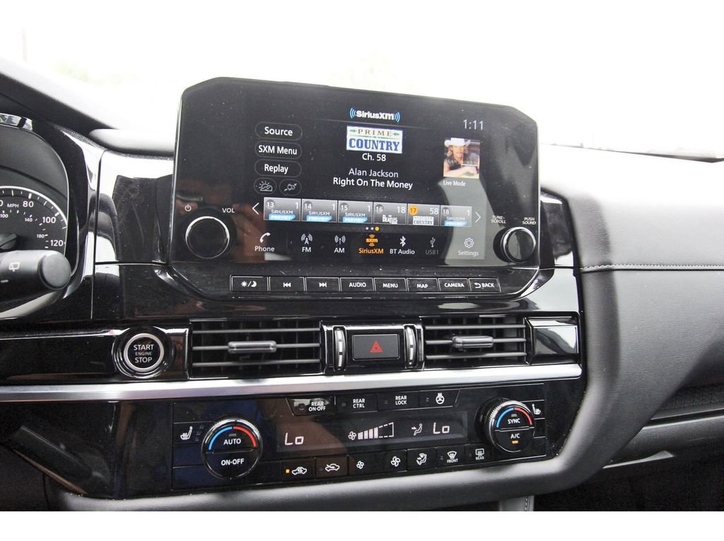 Used 2023 Nissan Pathfinder SL FWD image 16