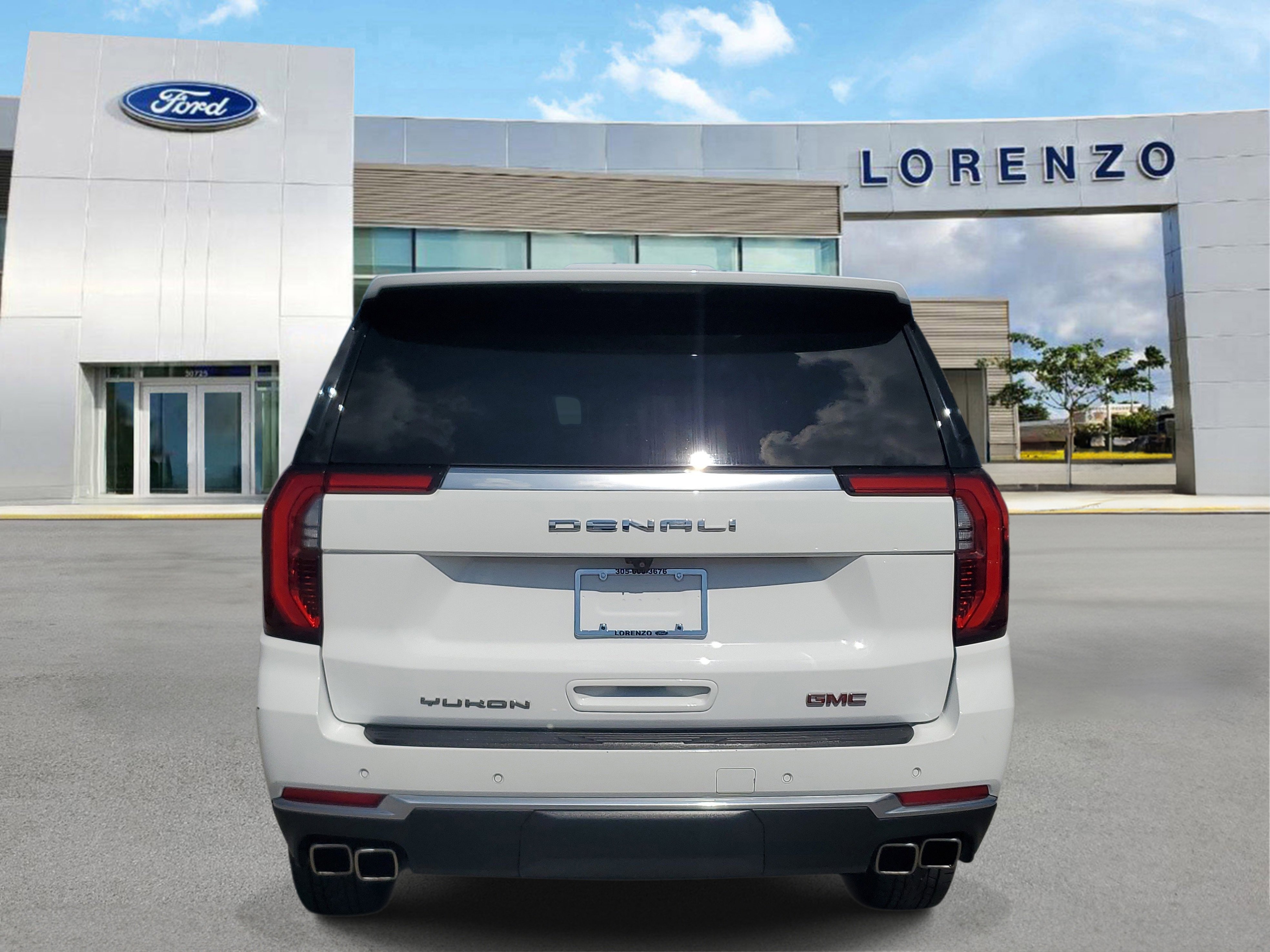 Used 2025 GMC Yukon Denali RWD image 6