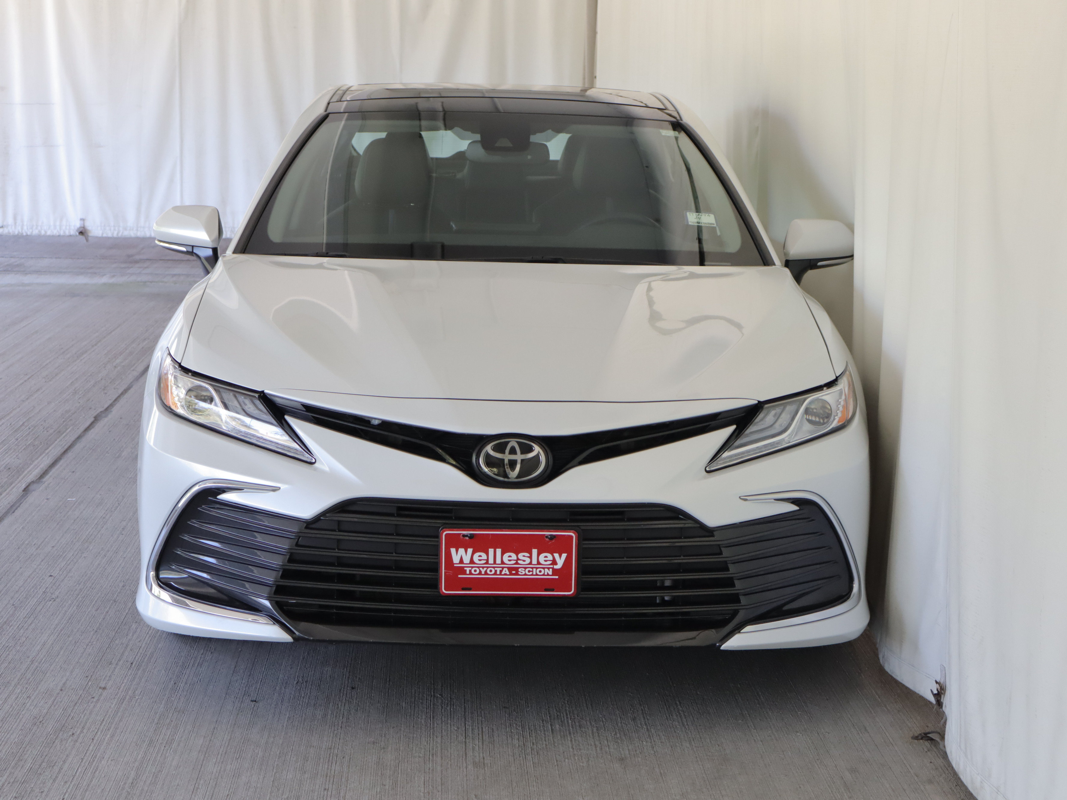 Used 2024 Toyota Camry XLE w/ Cold Weather Package AWD/4WD image 4