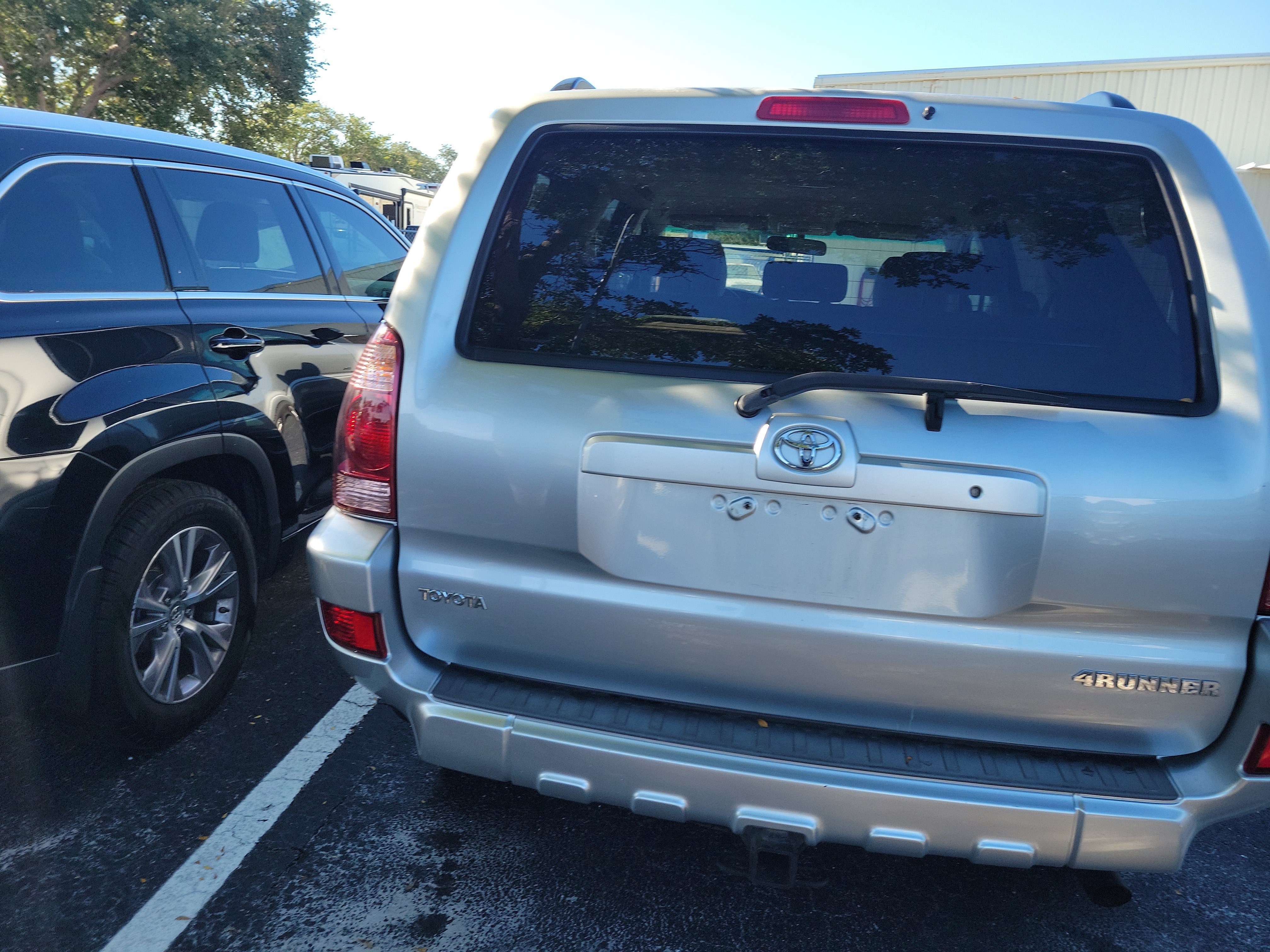 Used 2005 Toyota 4Runner SR5 RWD image 8