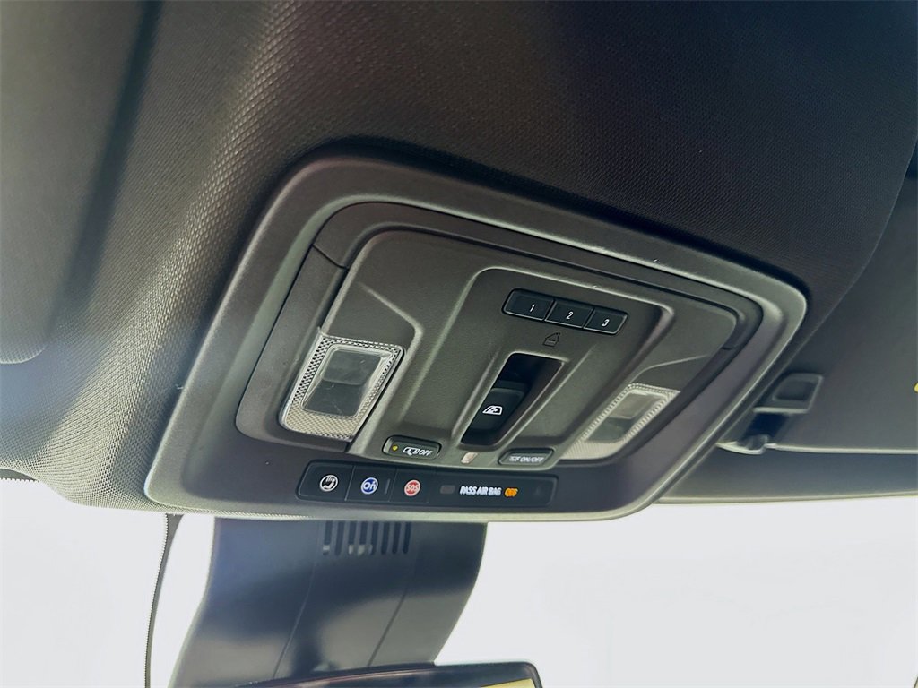 Used 2023 Chevrolet Silverado 1500 LT image 32