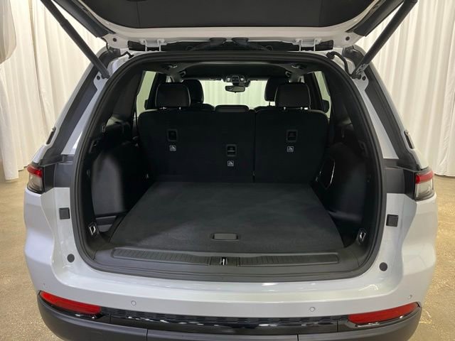 Used 2024 Jeep Grand Cherokee Limited w/ Black Appearance Package image 11