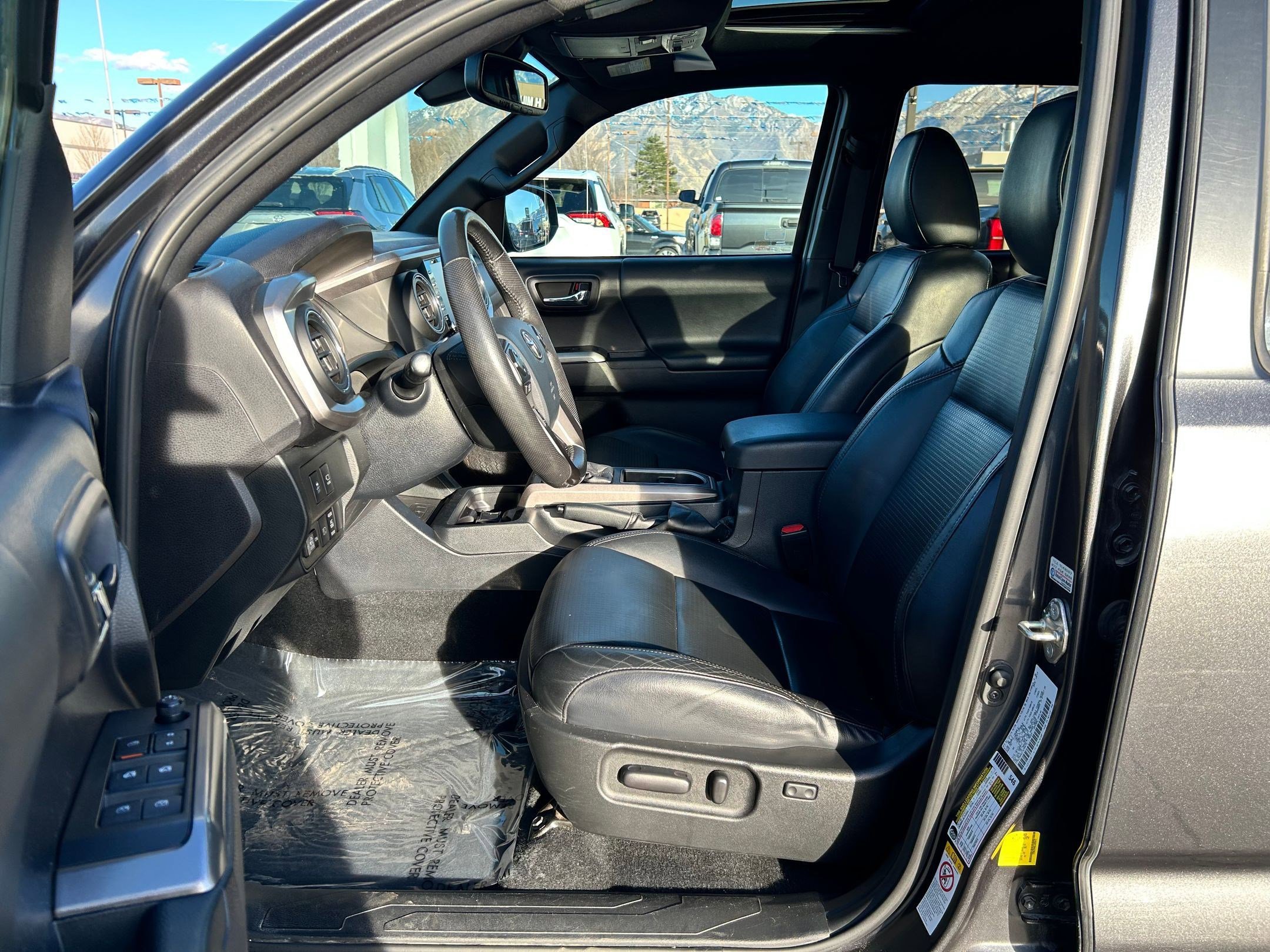 Used 2020 Toyota Tacoma Limited image 11