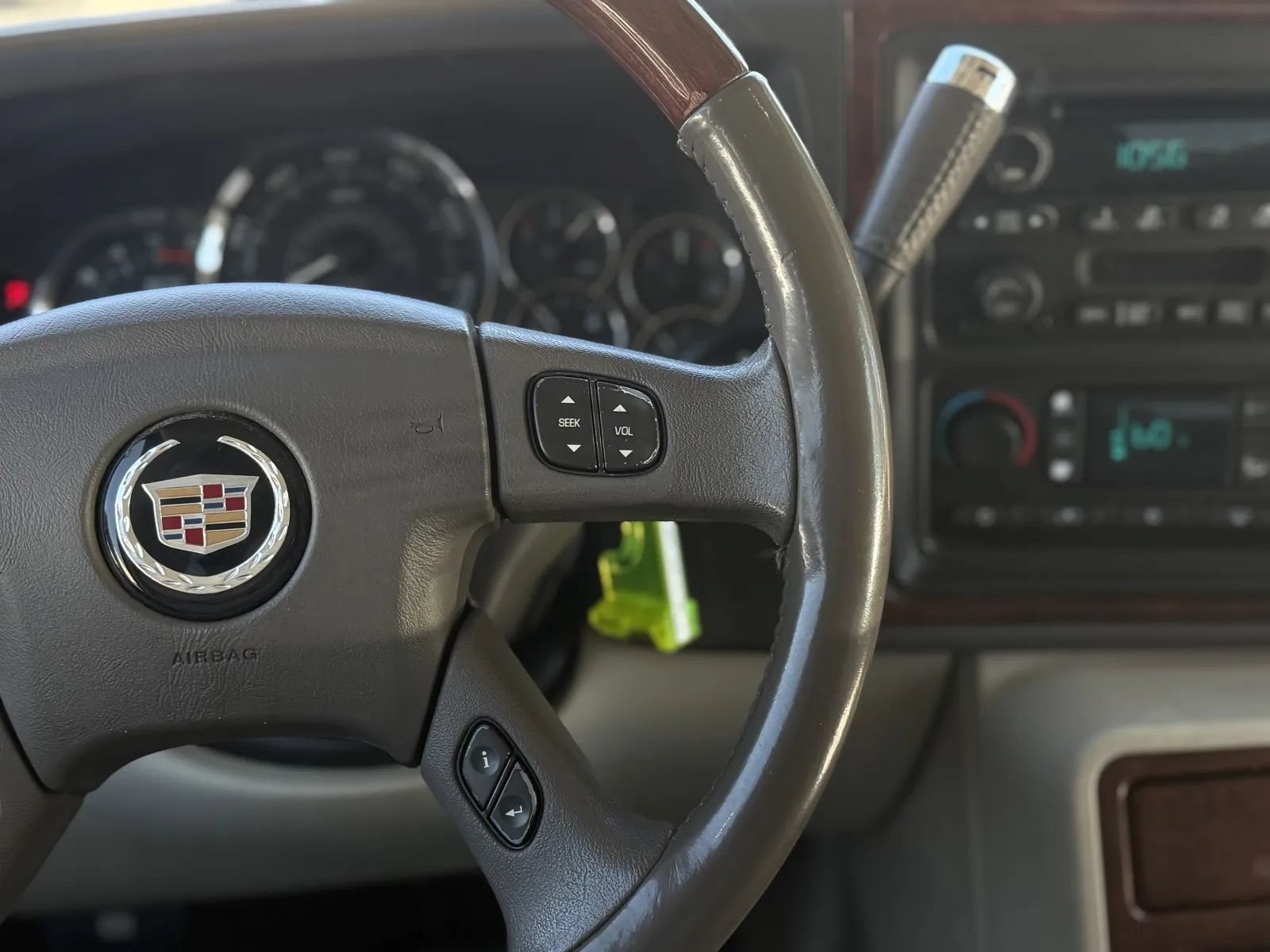 Used 2005 Cadillac Escalade AWD image 24