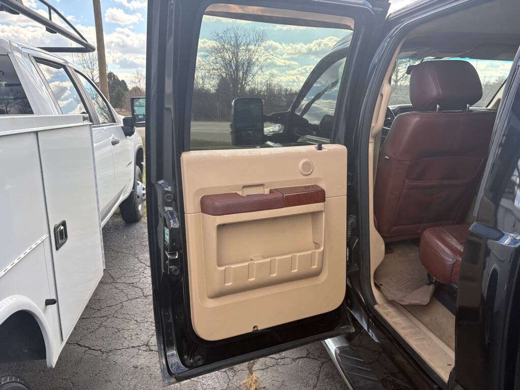 Used 2013 Ford F250 King Ranch w/ King Ranch w/Chrome Pkg AWD/4WD image 17