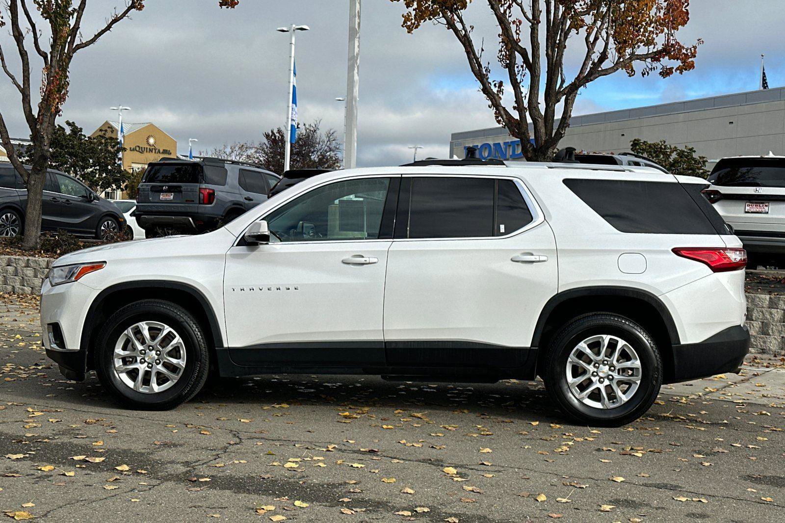 Used 2018 Chevrolet Traverse LT image 7