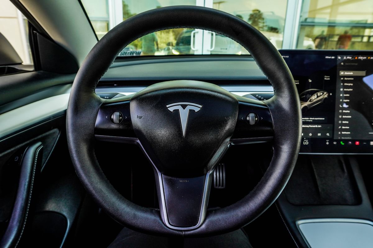 Used 2021 Tesla Model 3 Performance image 15