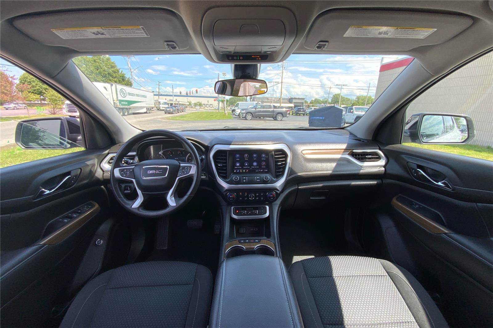 Used 2023 GMC Acadia SLE w/ Driver Convenience Package AWD/4WD image 31