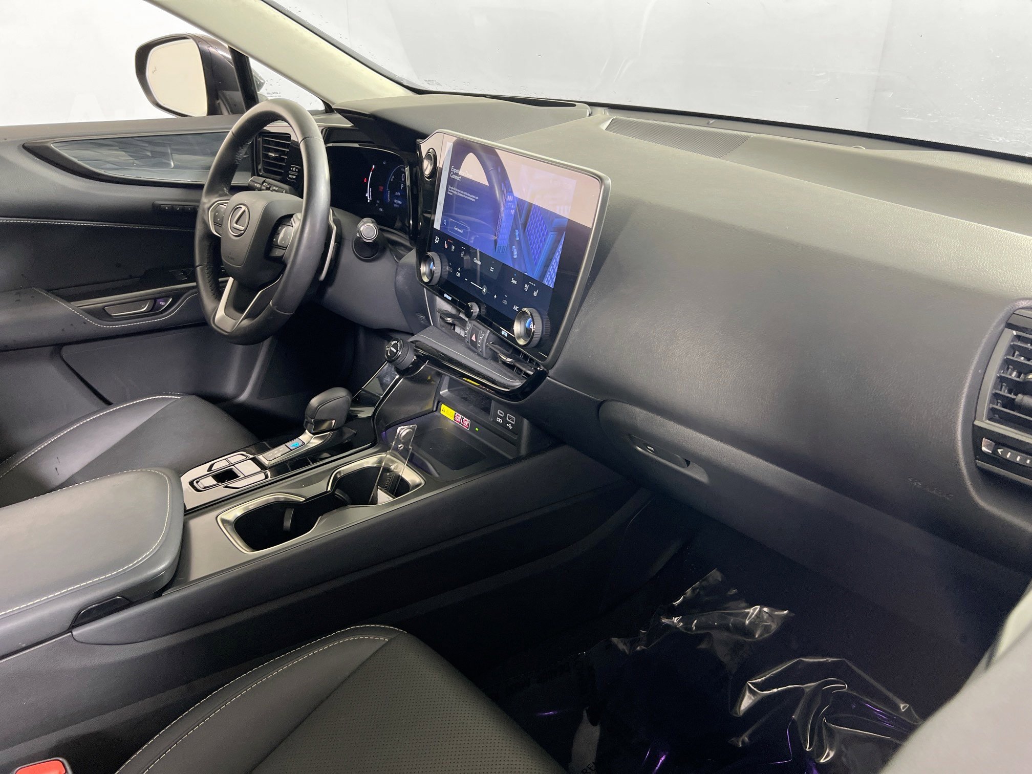 Used 2023 Lexus NX 350h image 29