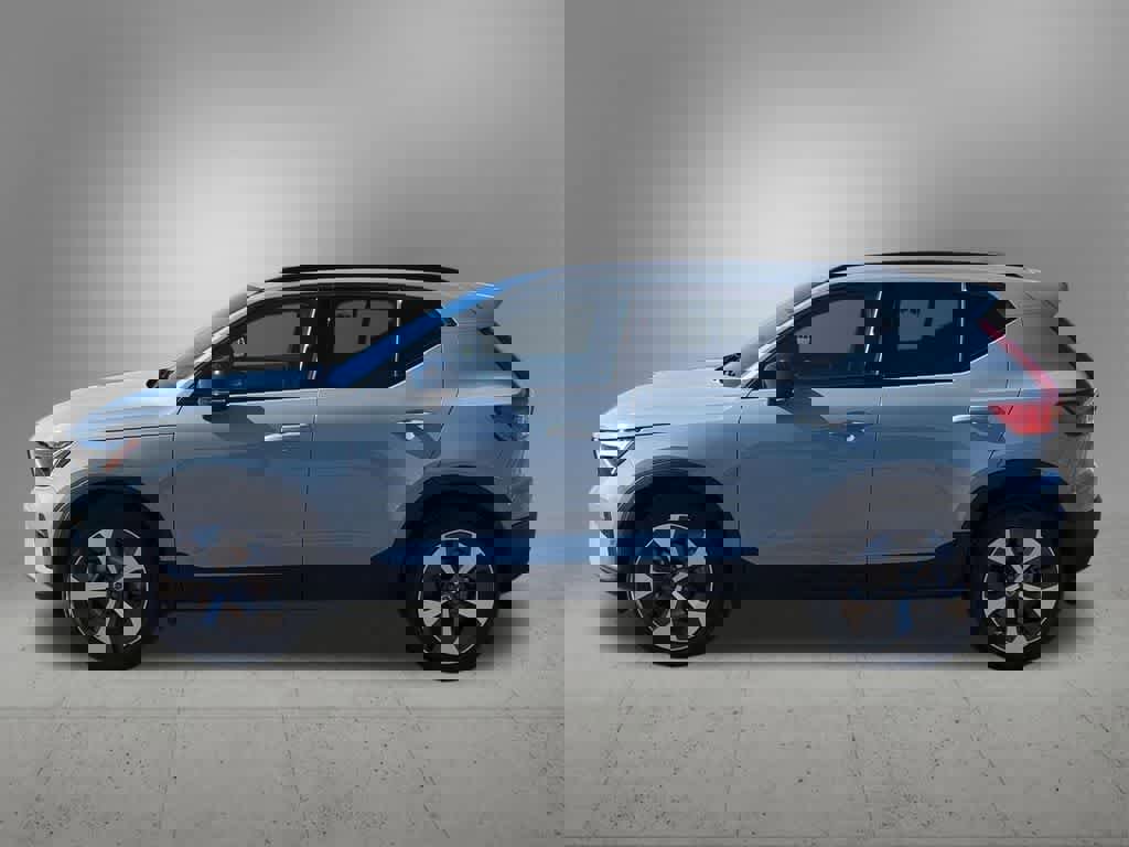 Used 2026 Volvo XC40 B5 Plus w/ Protection Package Premier image 3