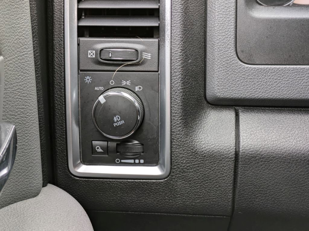 Used 2018 RAM 1500 Big Horn image 16