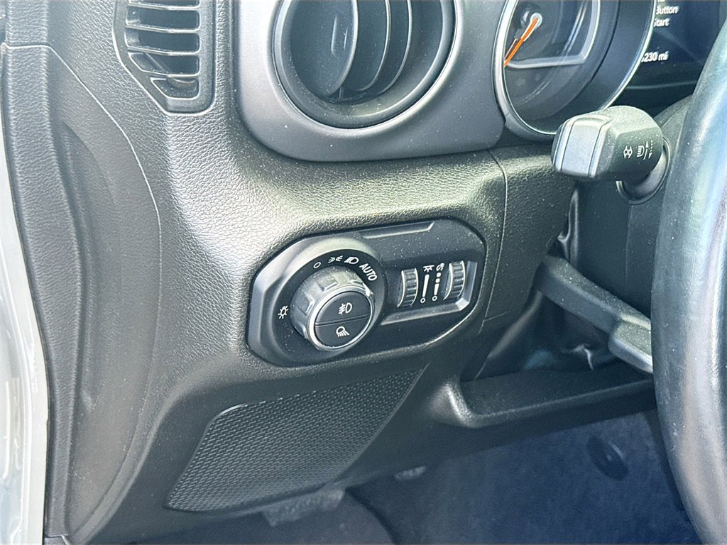 Used 2022 Jeep Gladiator Sport image 12