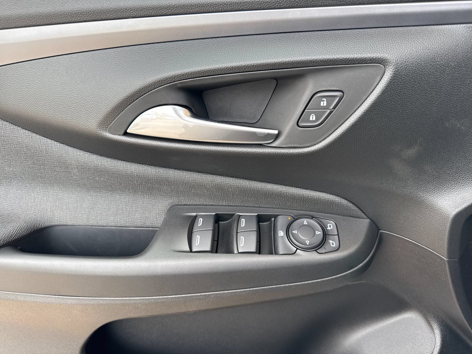 New 2026 Buick Envista Sport Touring FWD image 11