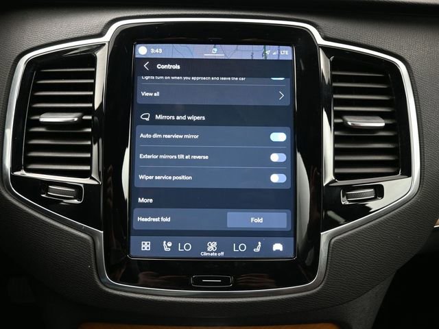 Used 2023 Volvo XC90 B5 Plus w/ Protection Package Premier image 17