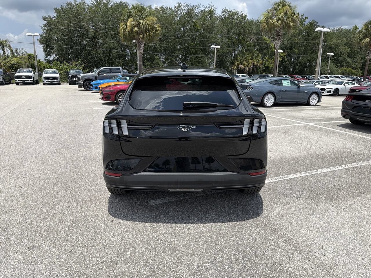 Used 2025 Ford Mustang Mach-E Select w/ Comfort Package Lite AWD/4WD image 4