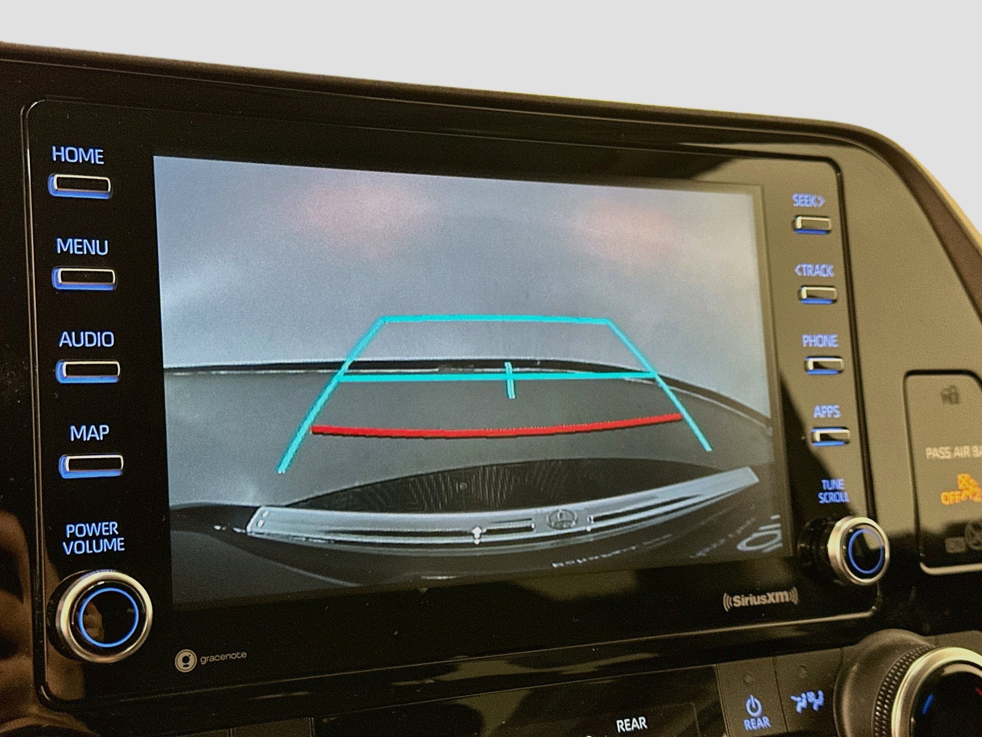 Used 2020 Toyota Highlander L AWD/4WD image 23