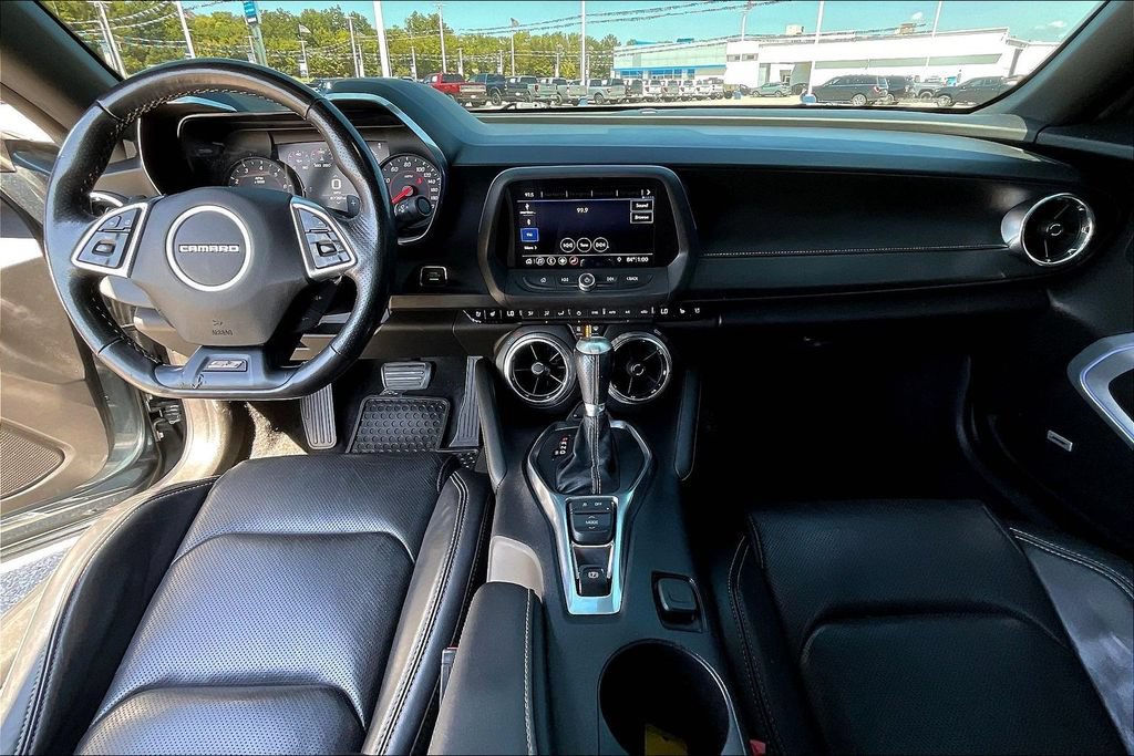 Used 2019 Chevrolet Camaro SS RWD image 5