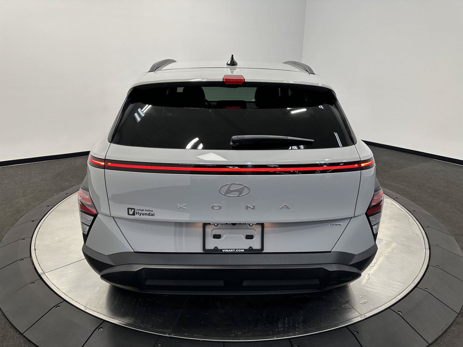 Certified 2024 Hyundai Kona SEL AWD/4WD image 6
