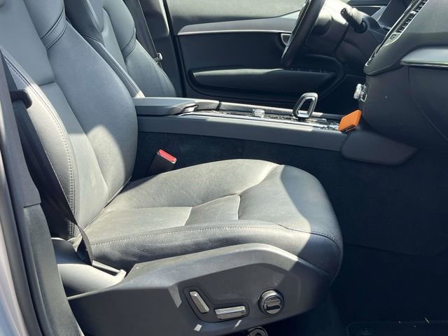 Used 2025 Volvo XC90 B5 Core image 22
