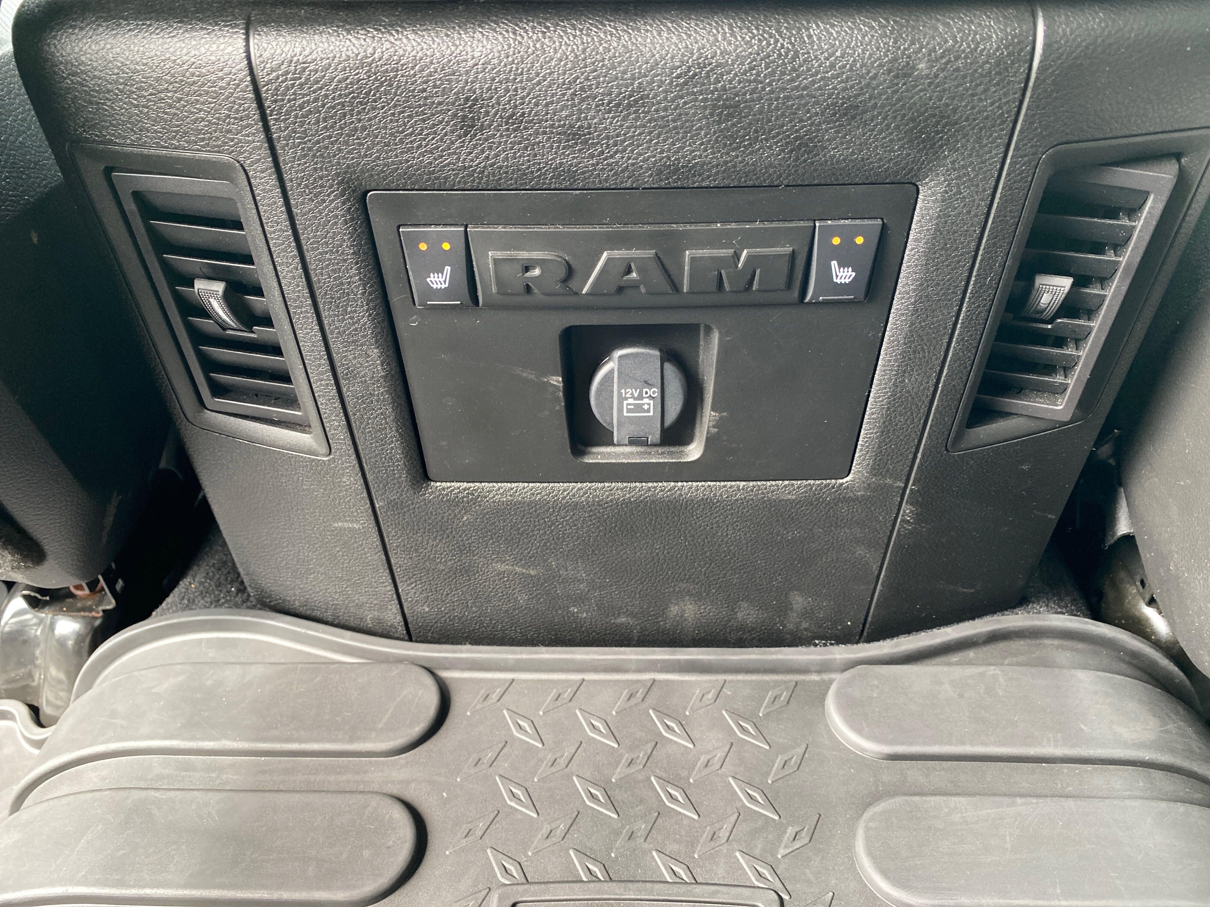 Used 2018 RAM 1500 Laramie w/ Convenience Group AWD/4WD image 27