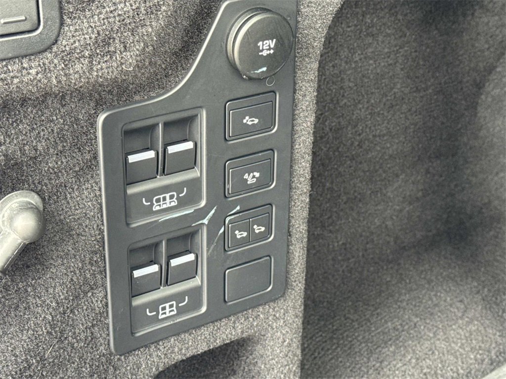 Certified 2018 Land Rover Discovery HSE image 7