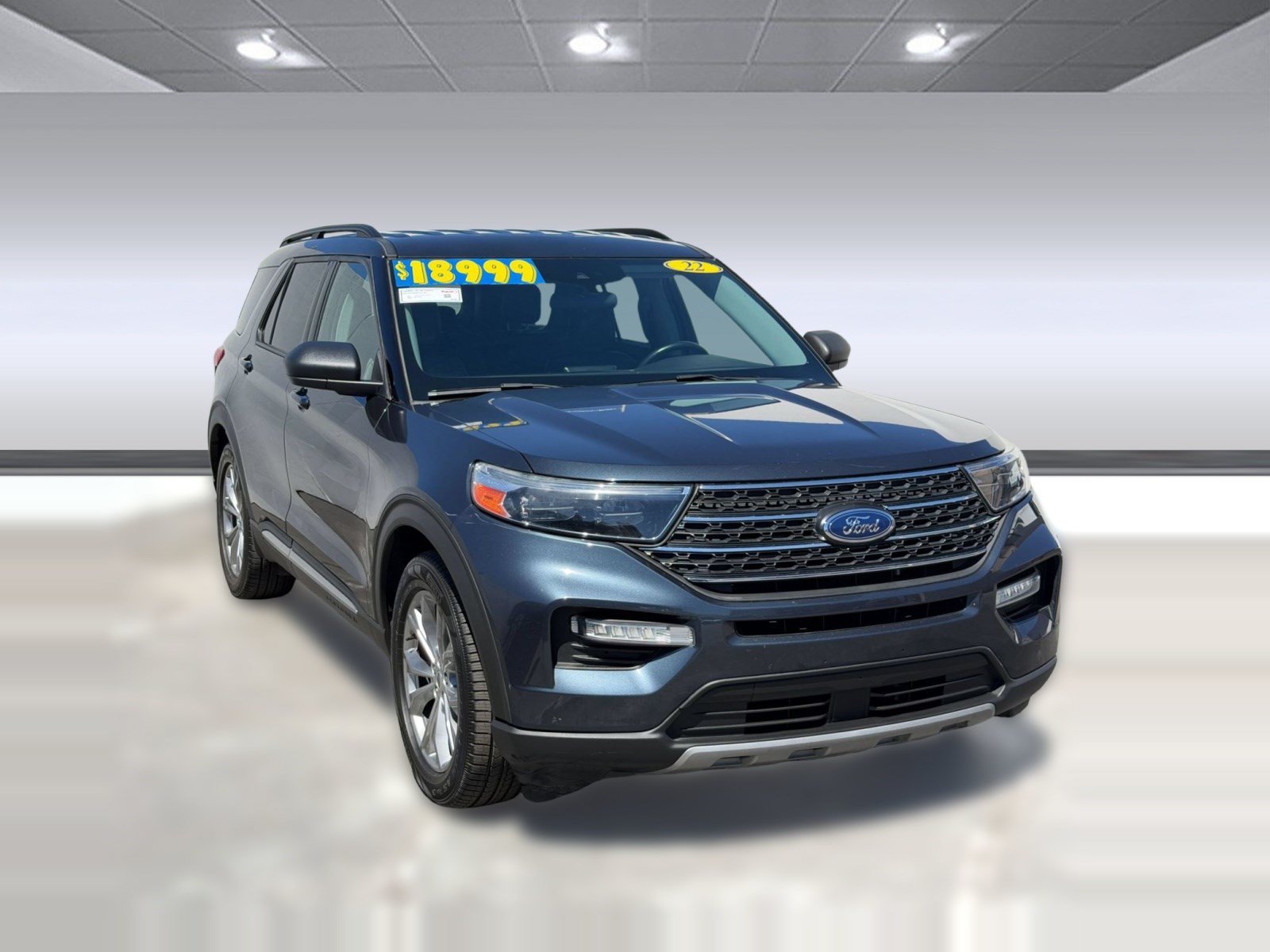 Used 2022 Ford Explorer XLT w/ Equipment Group 202A RWD image 6
