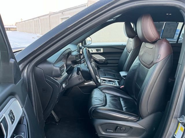 Used 2022 Ford Explorer Platinum w/ Equipment Group 601A image 13