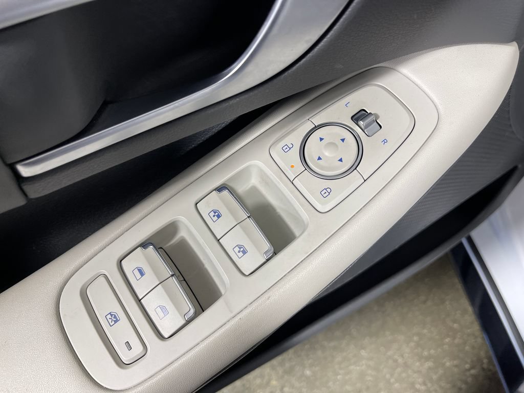 Certified 2025 Hyundai Sonata SEL FWD image 18