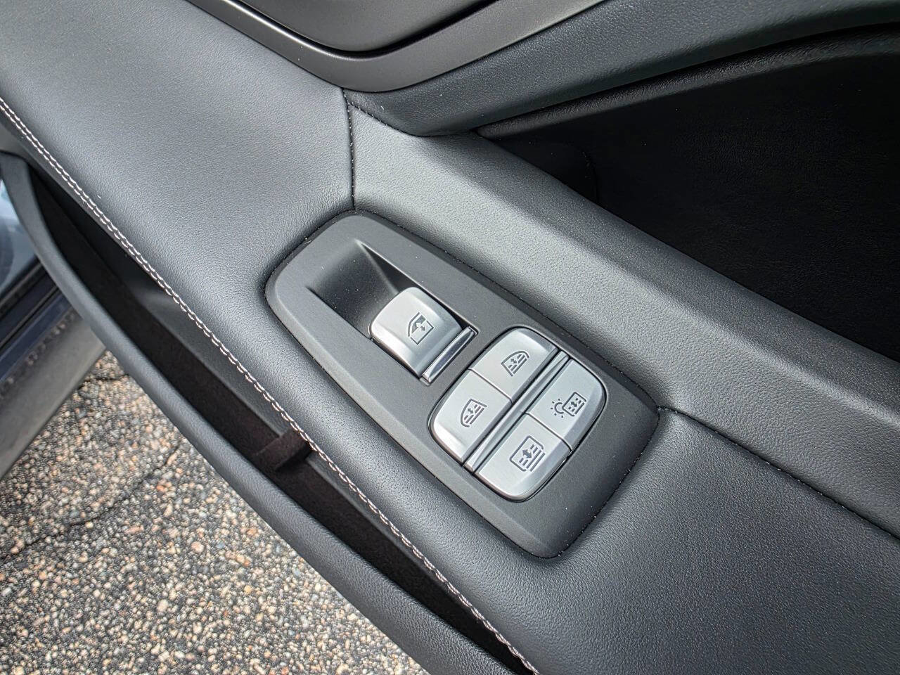 Used 2019 BMW 750i xDrive w/ Executive Package image 52