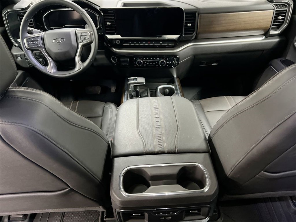 New 2025 Chevrolet Silverado 1500 High Country w/ Midnight Edition image 10