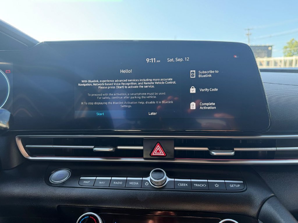 Used 2023 Hyundai Elantra Limited FWD image 11