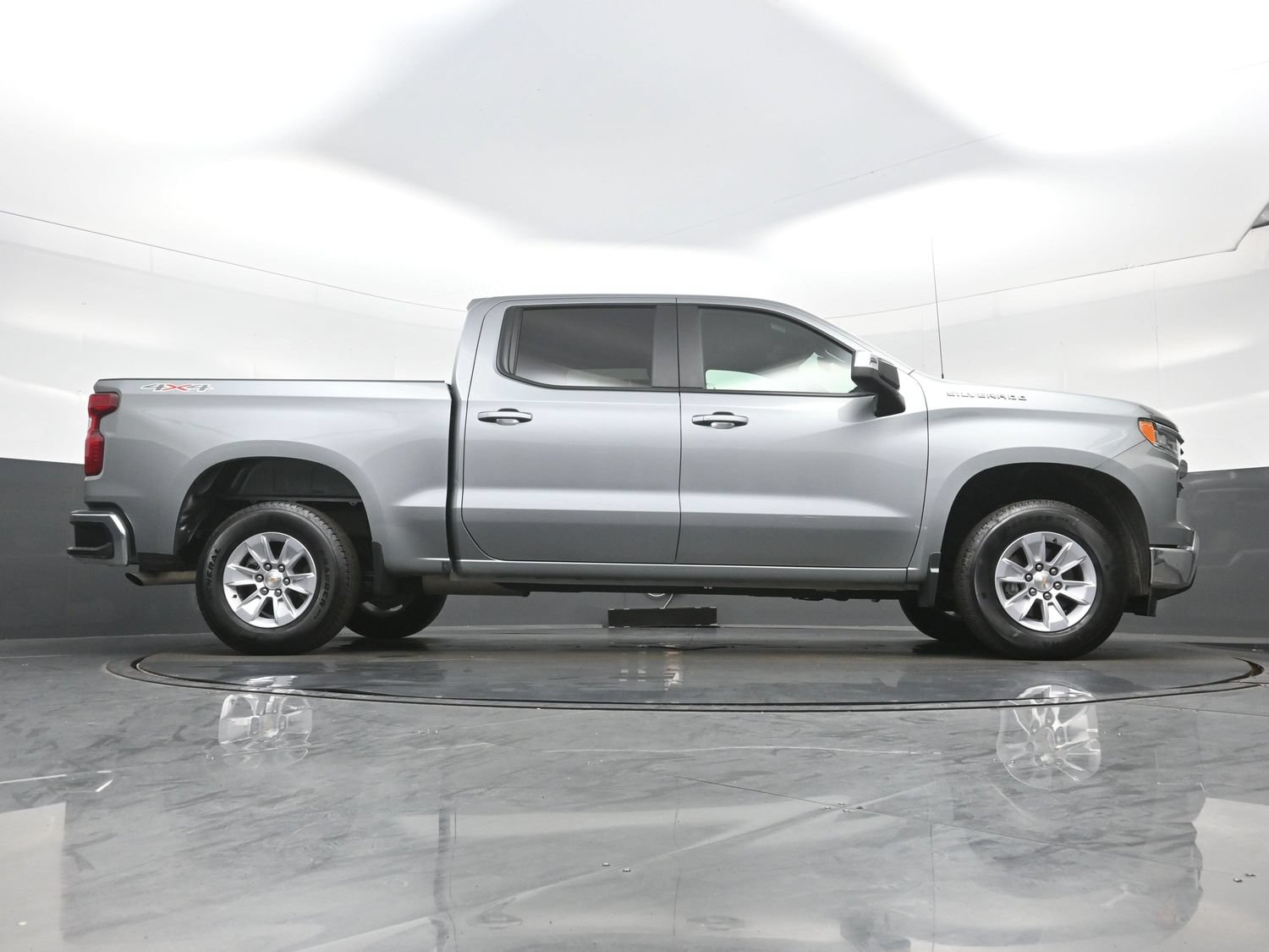 Used 2026 Chevrolet Silverado 1500 LT AWD/4WD image 32