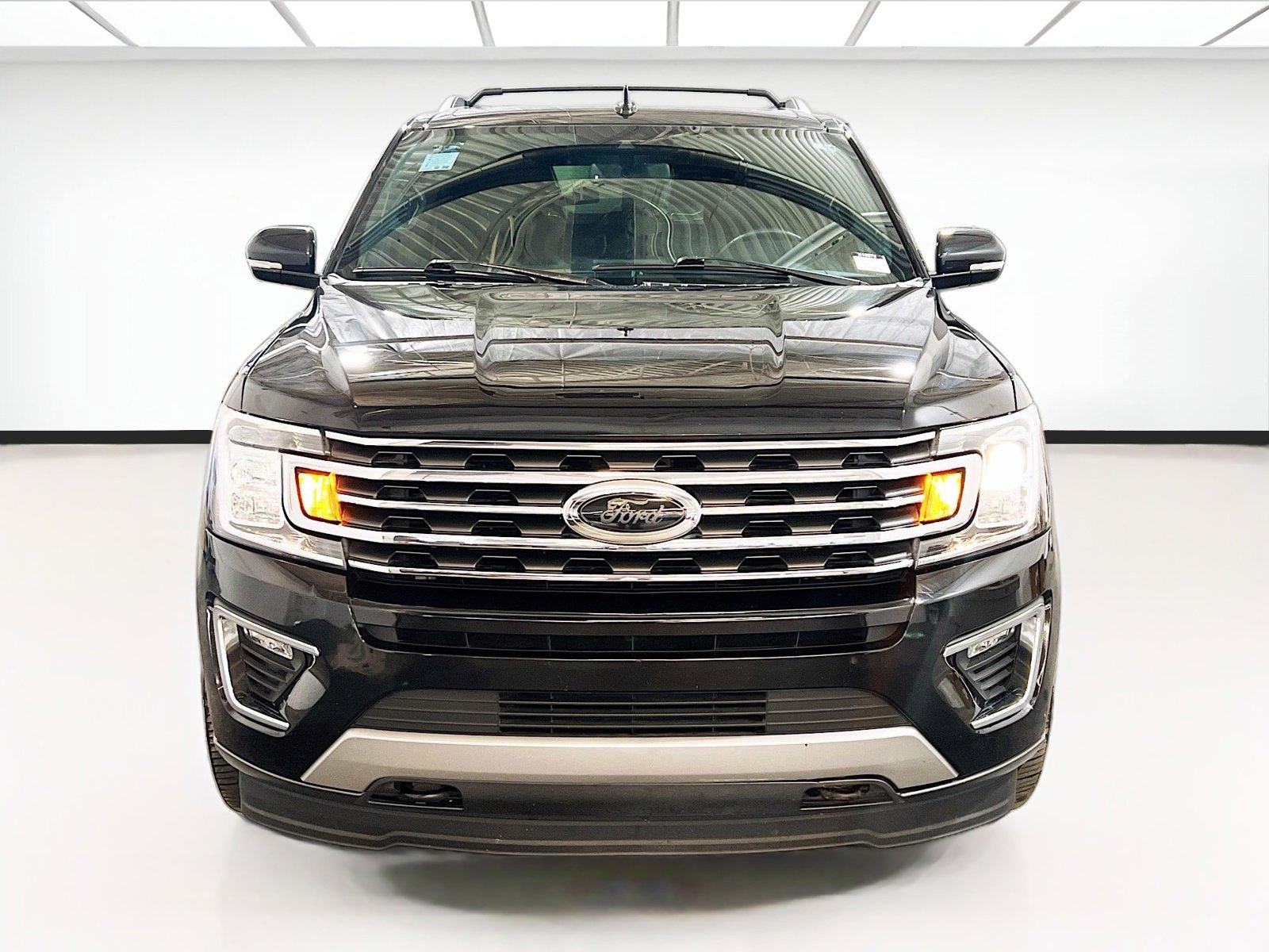 Used 2021 Ford Expedition XLT AWD/4WD image 2