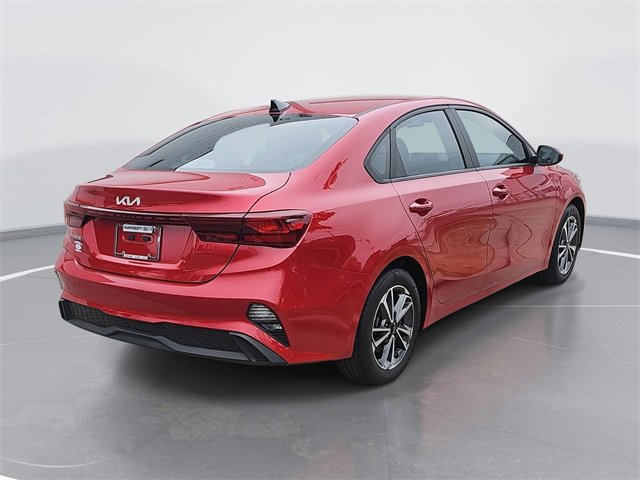 Used 2022 Kia Forte LXS image 3