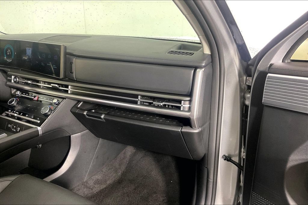 Used 2026 Hyundai Santa Fe SEL FWD image 18