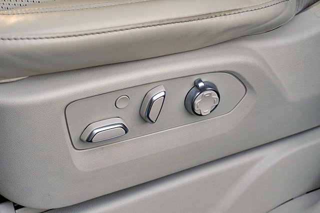 Used 2025 Cadillac Escalade Sport Platinum w/ LPO, ONYX Package AWD/4WD image 25