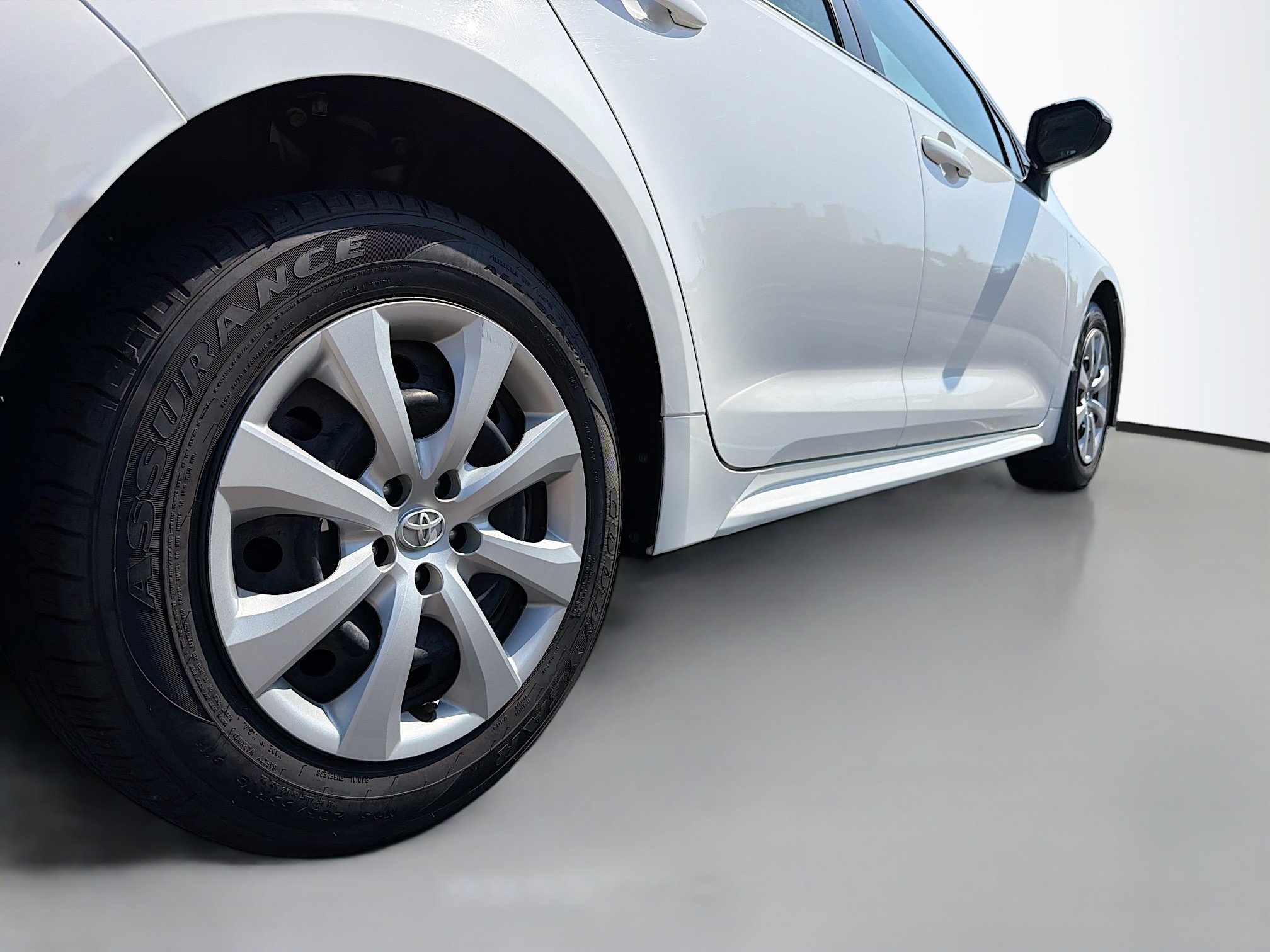 Used 2024 Toyota Corolla LE FWD image 14